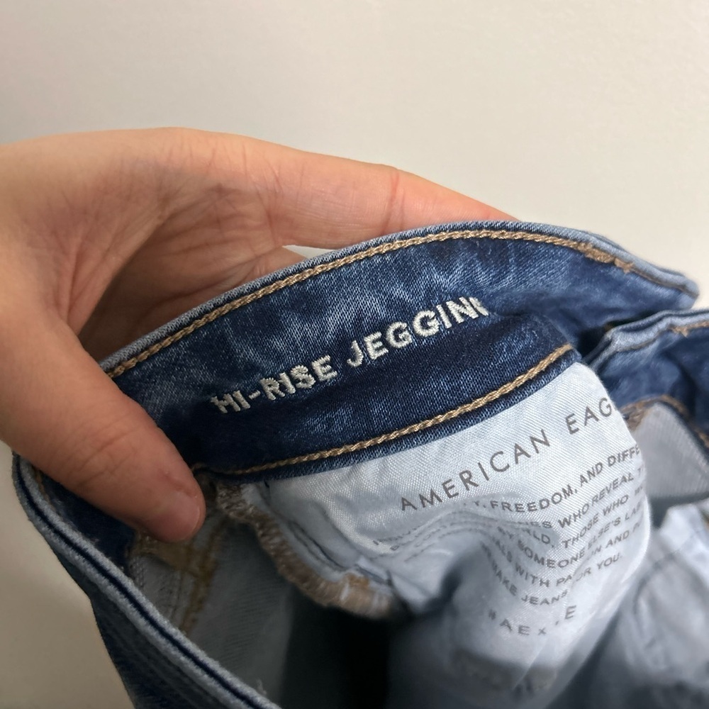 American Eagle Ripped Hi Rise Jeggings - Picture 3 of 4